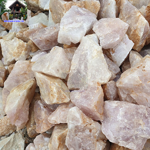 Đá Thạch Anh Vụn Hồng Thô Rải Nền Nhà Đá Thạch Anh Vụn Hồng Thô Rải Nền Nhà