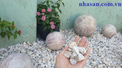 Rusty Quartz Stone Strewn Bonsai