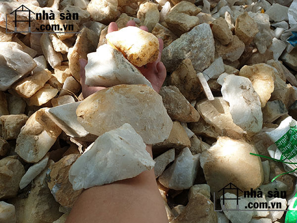 Đá Thạch Anh Vụn Thô Trắng Cỡ 4x6 Đá Thạch Anh Vụn Thô Trắng Cỡ 4x6