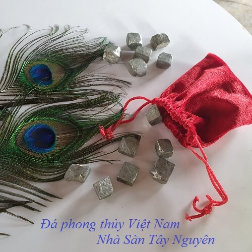 Exorcised Golden Gecko Stone - Price 65,000 VND