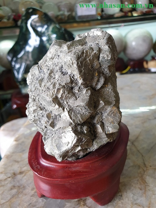 Đá Vàng Găm có nguồn gốc ở Tây Nguyên Việt Nam