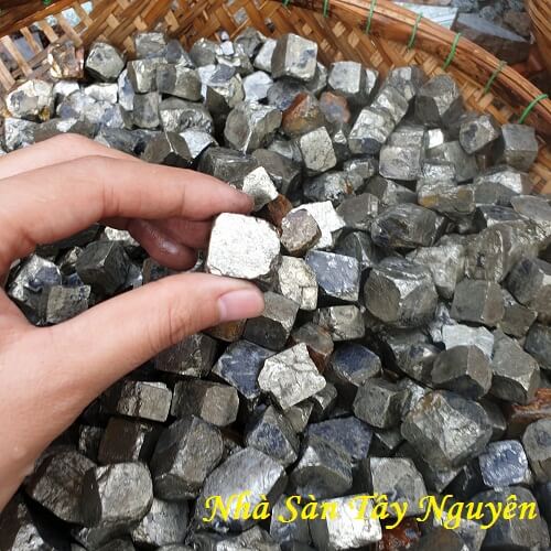 Đá Vụn Vàng Găm Bỏ Túi Trừ Tà