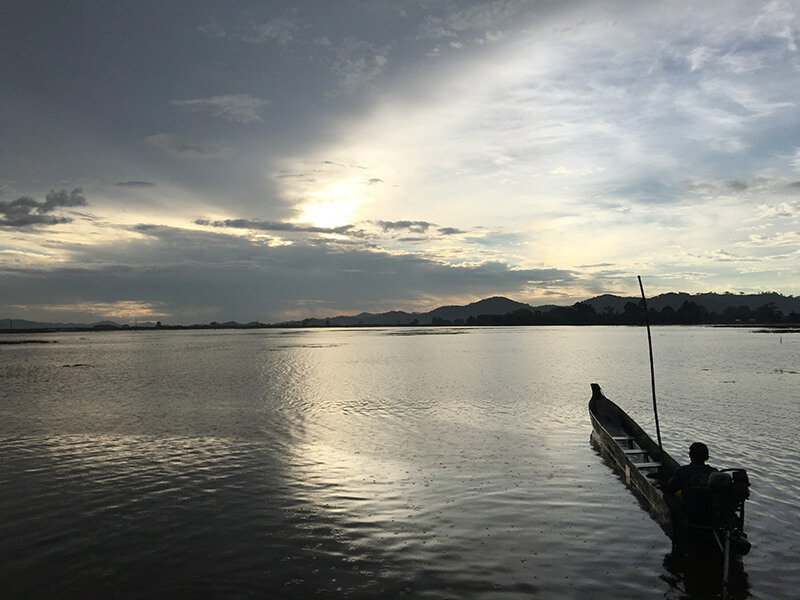 Đánh cá Hồ Lăk