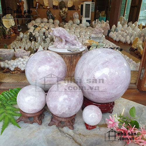 Quả Cầu Đá Thạch Anh Tự Nhiên Quả Cầu Đá Thạch Anh Tự Nhiên