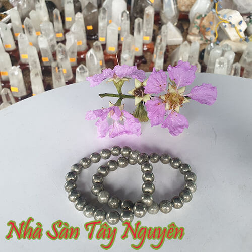 Vòng Tay Đá Vàng Găm Có Tác Dụng Gì