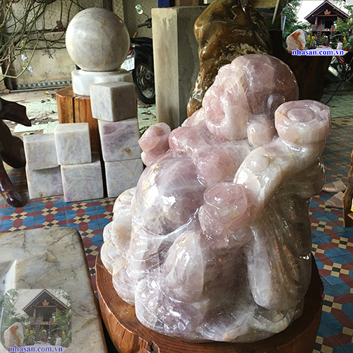 Đức phật di lạc đá thạch anh hồng nguyên khối Đức phật di lạc đá thạch anh hồng nguyên khối