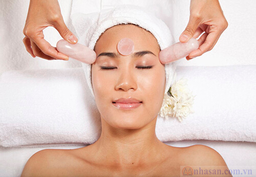 Dùng đá thạch anh để làm đẹp