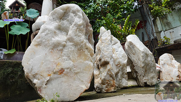 Đá thạch anh trắng thô lột da Đá thạch anh trắng thô lột da