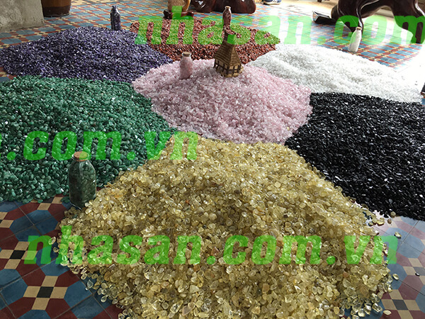 Giá thạch anh vụn ngũ sắc - đá 7 màu thật bao nhiêu ?