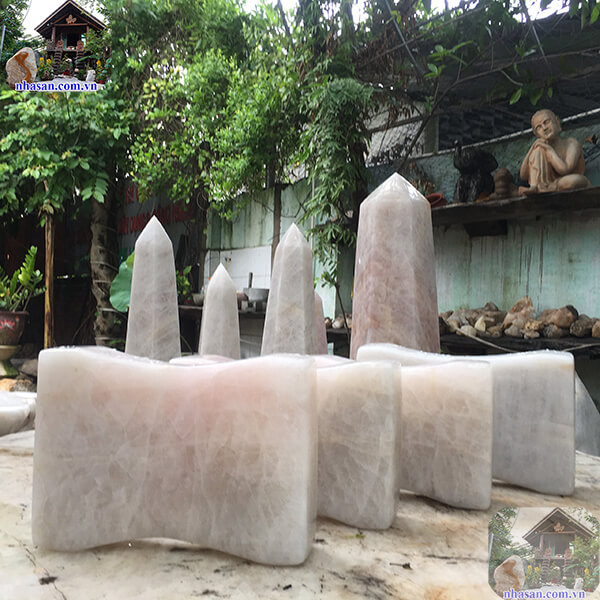 Gối đá thạch anh được chế tác vô cùng tinh xảo Gối đá thạch anh được chế tác vô cùng tinh xảo