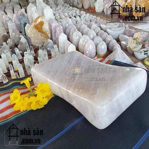 Gối Đá Thạch Anh Hồng Có Công Dụng Gì?