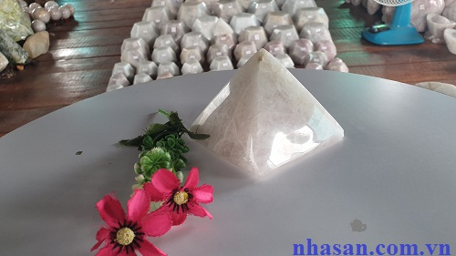Feng Shui Quartz Pyramid