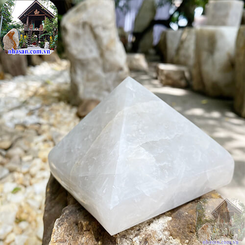 Mua kim tự tháp thạch anh trắng ở đâu Mua kim tự tháp thạch anh trắng ở đâu