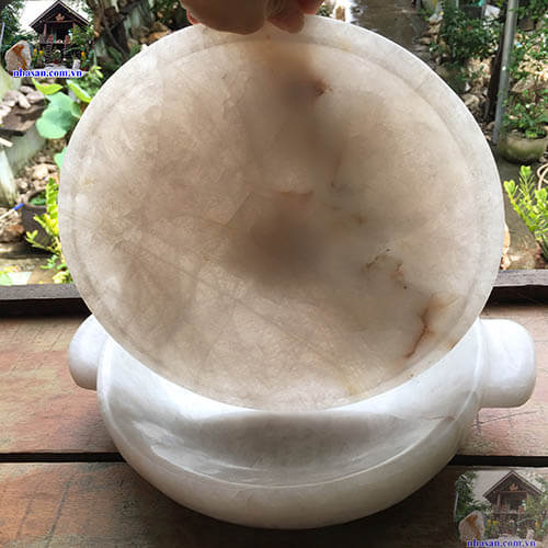 Hình dáng nồi biểu trưng cho sự tròn đầy no đủ Hình dáng nồi biểu trưng cho sự tròn đầy no đủ