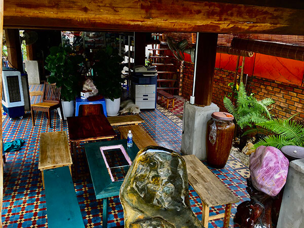 Trệt Nhà Sàn Gỗ Tây Nguyên