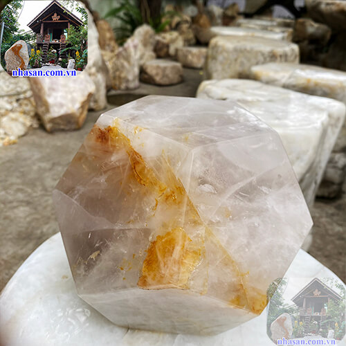 Quả cầu 12 mặt giúp ngăn chặn khí âm và các tia ác xạ Quả cầu 12 mặt giúp ngăn chặn khí âm và các tia ác xạ