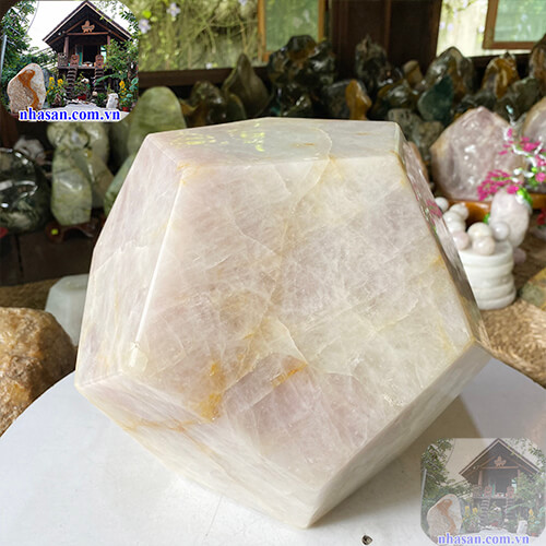 Quả cầu 12 mặt thạch anh hồng mang ý nghĩa cải vận phát vượng Quả cầu 12 mặt thạch anh hồng mang ý nghĩa cải vận phát vượng