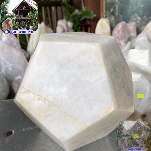 Quả cầu 12 mặt thể hiện 12 giờ trong ngày Quả cầu 12 mặt thể hiện 12 giờ trong ngày