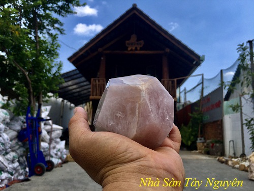 Quả Cầu Đá Thạch Anh 12 Mặt - Nhà Sàn Tây Nguyên