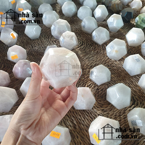 Quả Cầu Đá Thạch Anh Hồng 12 Mặt Nhỏ Quả Cầu Đá Thạch Anh Hồng 12 Mặt Nhỏ