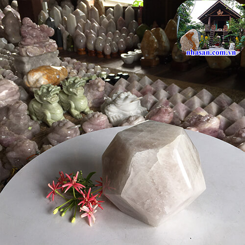 Quả cầu đá thạch anh 12 mặt trắng tự nhiên Quả cầu đá thạch anh 12 mặt trắng tự nhiên