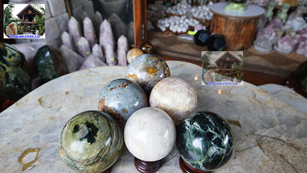 Các loại quả cầu tại Nhà sàn Tây nguyên Bình Dương