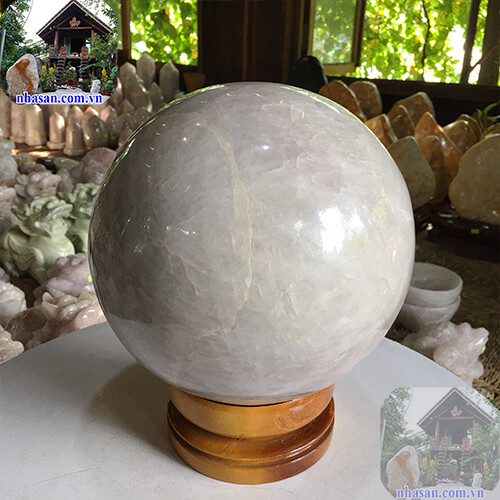 Quả cầu đá thạch ạnh hồng Quả cầu đá thạch ạnh hồng