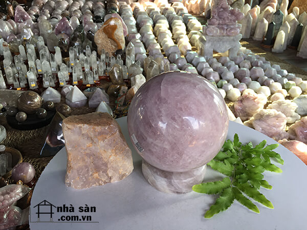 Quả cầu Đá Thạch Anh Hồng phong thủy Quả cầu Đá Thạch Anh Hồng phong thủy