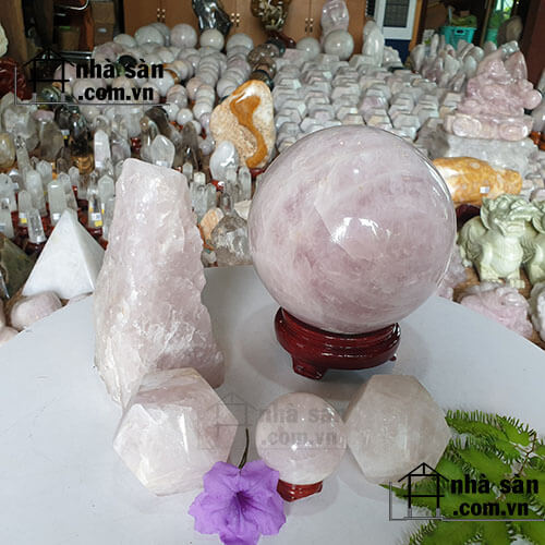 Quả Cầu Đá Thạch Anh Hồng Tự Nhiên Quả Cầu Đá Thạch Anh Hồng Tự Nhiên