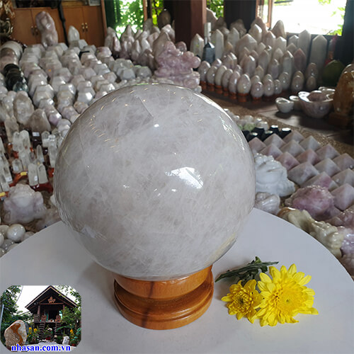 Giá quả cầu đá thạch anh trắng Giá quả cầu đá thạch anh trắng