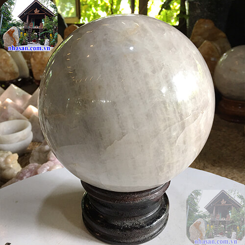 Quả cầu đá thạch anh trắng tự nhiên Quả cầu đá thạch anh trắng tự nhiên