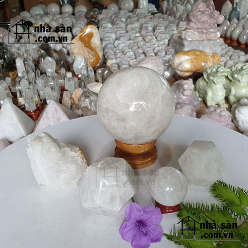Quả Cầu Đá Thạch Anh Trắng Tự Nhiên Quả Cầu Đá Thạch Anh Trắng Tự Nhiên