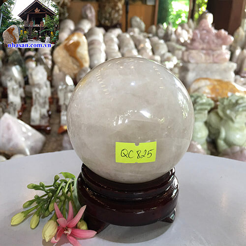 Quả cầu đá thạch anh trắng tự nhiên QC825-1 Quả cầu đá thạch anh trắng tự nhiên QC825-1