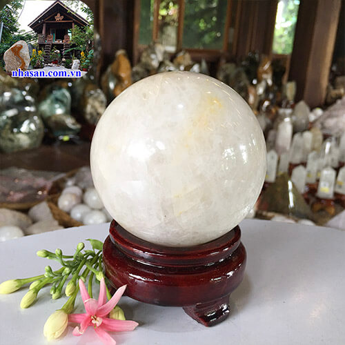 Quả cầu đá thạch anh trắng tự nhiên QC825-2 Quả cầu đá thạch anh trắng tự nhiên QC825-2