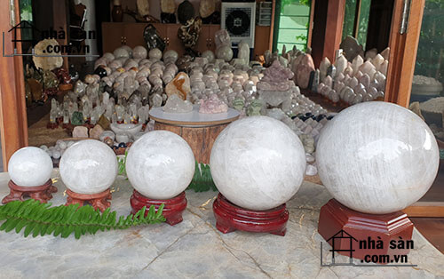 Quả Cầu Đá Thạch Anh Trắng Tự Nhiên Quả Cầu Đá Thạch Anh Trắng Tự Nhiên