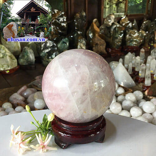 Quả cầu phong thủy đá thạch anh hồng tự nhiên QC776-3 Quả cầu phong thủy đá thạch anh hồng tự nhiên QC776-3