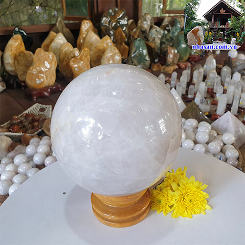 Quả cầu phong thủy đá thạch anh trắng Quả cầu phong thủy đá thạch anh trắng