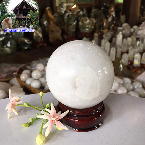 Quả cầu phong thủy đá thạch anh trắng 7cm QC800-2 Quả cầu phong thủy đá thạch anh trắng 7cm QC800-2