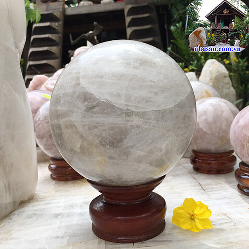 Quả cầu phong thủy đá thạch anh trắng nặng 9kg QC764-3 Quả cầu phong thủy đá thạch anh trắng nặng 9kg QC764-3