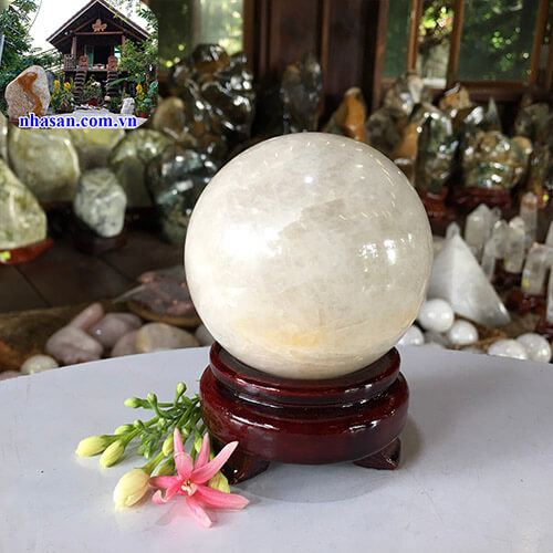 Quả cầu phong thủy đá thạch anh trắng trừ tà QC828-2 Quả cầu phong thủy đá thạch anh trắng trừ tà QC828-2