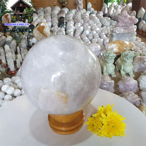 Mua quả cầu đá thạch anh trắng ở đâu Mua quả cầu đá thạch anh trắng ở đâu