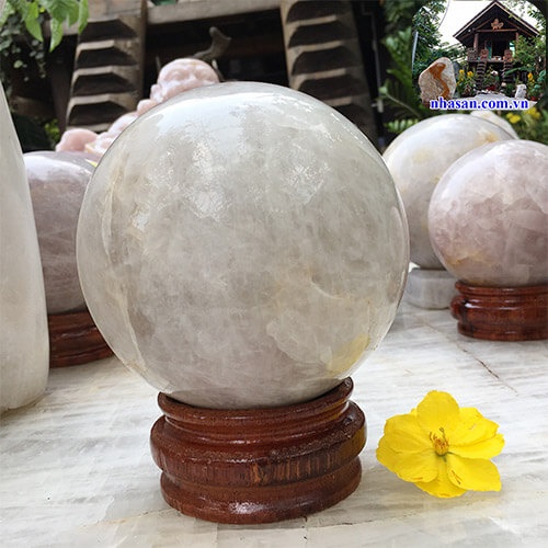 Quả cầu phong thủy đá thạch anh trắng tự nhiên QC773-2 Quả cầu phong thủy đá thạch anh trắng tự nhiên QC773-2