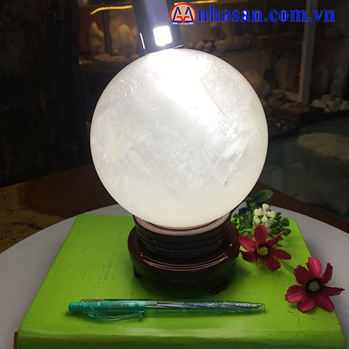 Quả Cầu Phong Thủy Quà Tặng 8/3 Quả Cầu Phong Thủy Quà Tặng 8/3