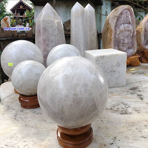 Quả cầu thạch anh trắng nặng 7.5kg Quả cầu thạch anh trắng nặng 7.5kg