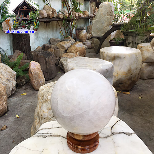 Quả cầu thạch anh trắng có tác dụng gì Quả cầu thạch anh trắng có tác dụng gì
