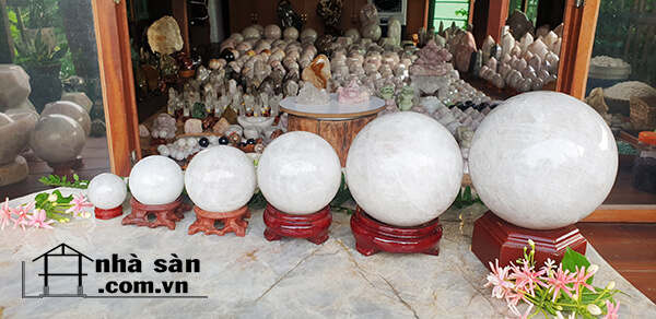 Quà tặng Đá Thạch Anh Phong Thủy