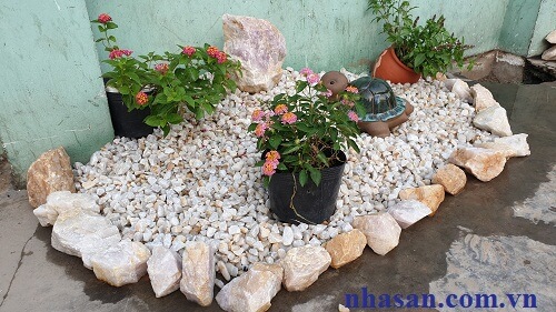 Scattered Quartz Stone 1x2 Helps Revitalize The House