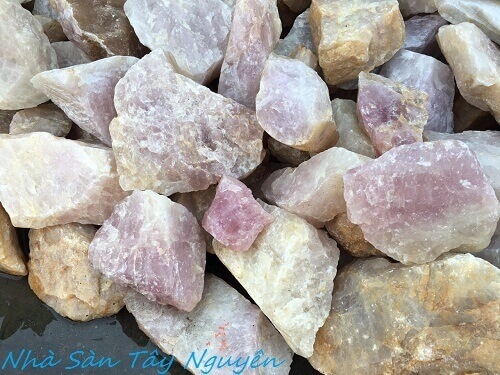 Use Quartz Stone Tran Trach House