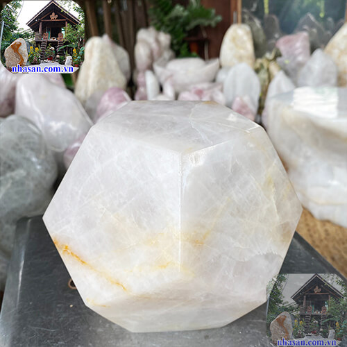 Sử dụng quả cầu 12 mặt thạch anh giúp tăng cường phát triển trí tuệ Sử dụng quả cầu 12 mặt thạch anh giúp tăng cường phát triển trí tuệ