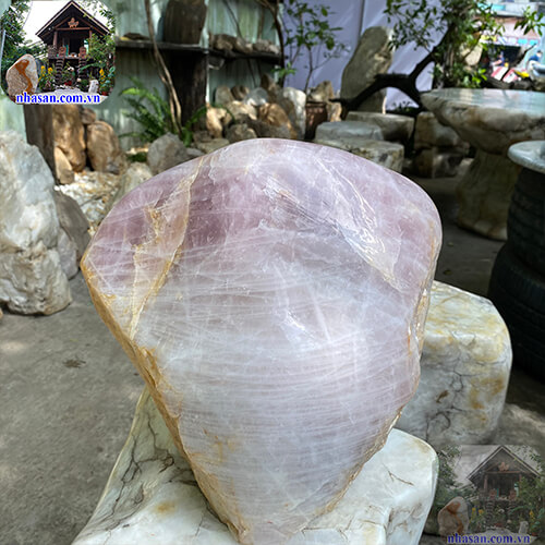 Thạch anh hồng khối giải quyết vấn đề nhà không được hướng  Thạch anh hồng khối giải quyết vấn đề nhà không được hướng